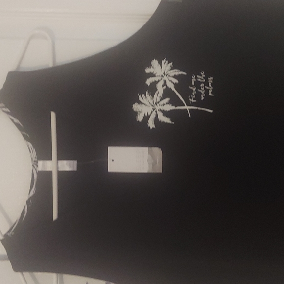 New Sleep Top. 11/2021 - Picture 2 of 7